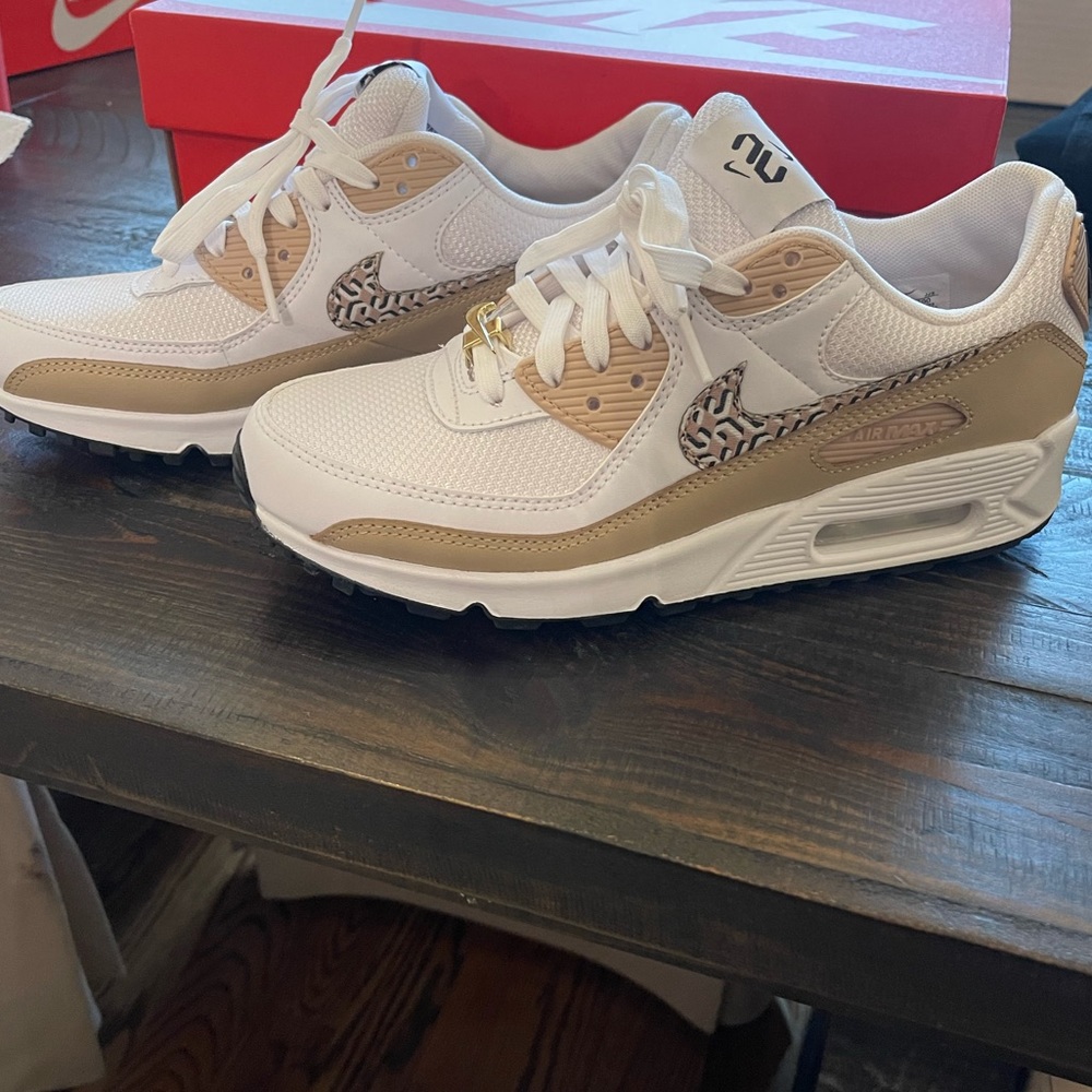 Nike Women’s Air Max 90 - size 8